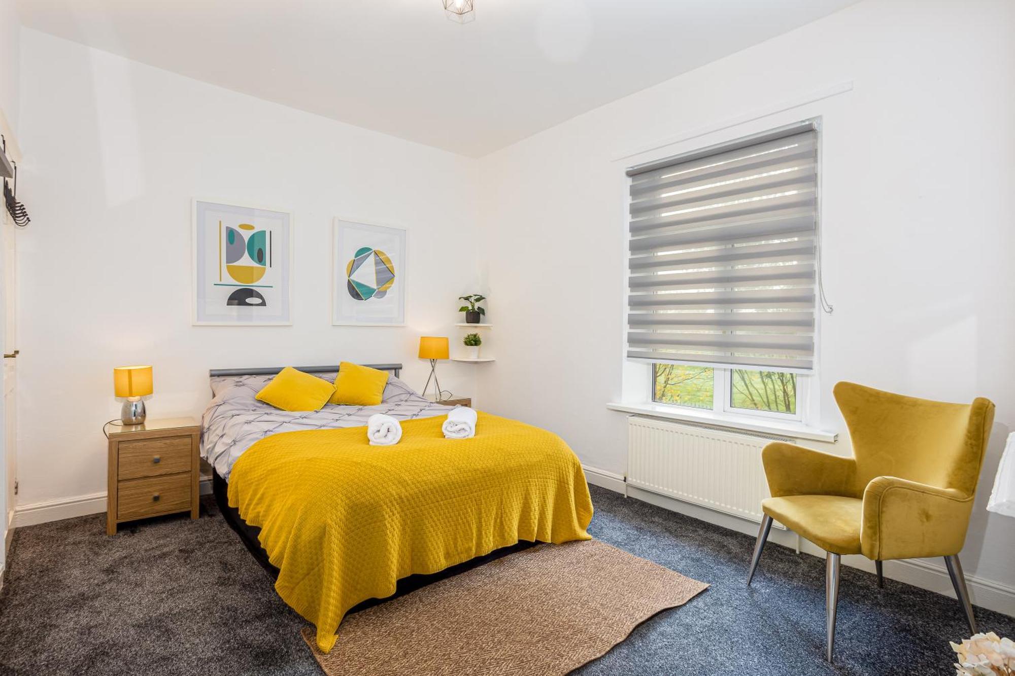 Coronation House By Yourstays - 3 Bedroom House In Newcastle-Under-Lyme Stoke-on-Trent エクステリア 写真