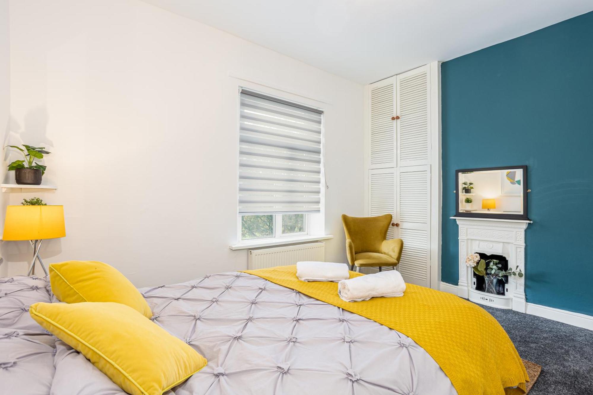 Coronation House By Yourstays - 3 Bedroom House In Newcastle-Under-Lyme Stoke-on-Trent エクステリア 写真
