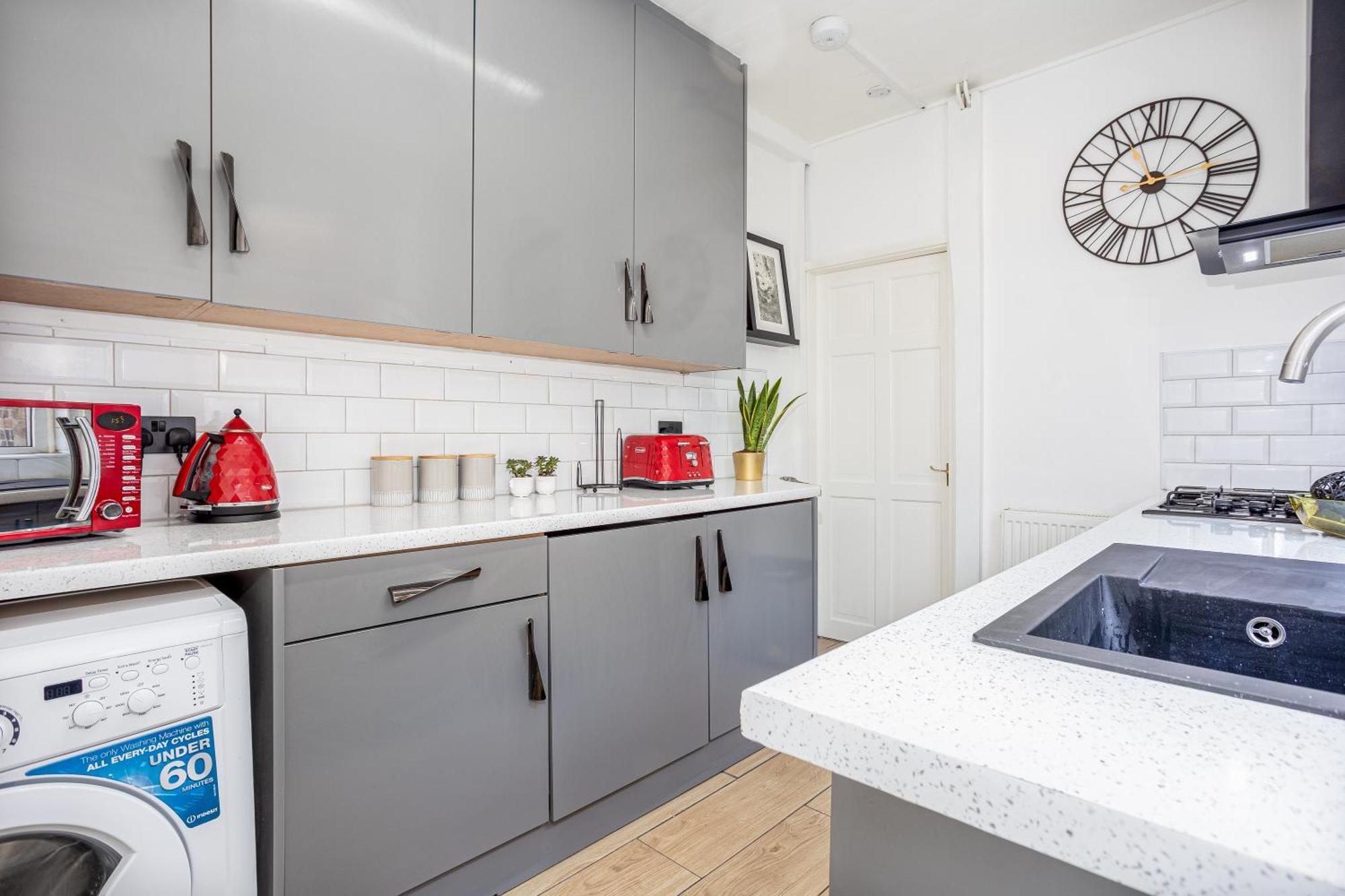 Coronation House By Yourstays - 3 Bedroom House In Newcastle-Under-Lyme Stoke-on-Trent エクステリア 写真