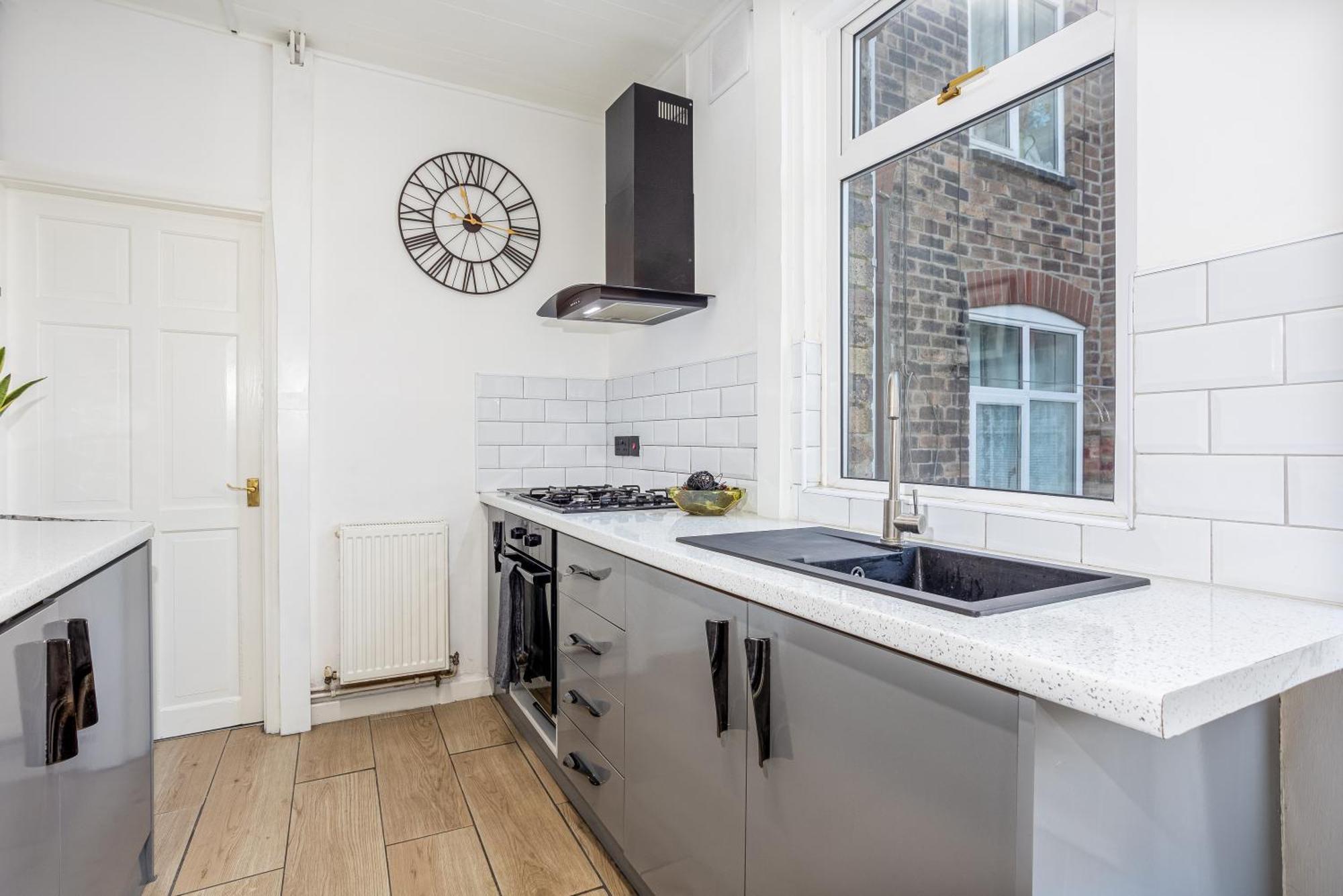 Coronation House By Yourstays - 3 Bedroom House In Newcastle-Under-Lyme Stoke-on-Trent エクステリア 写真