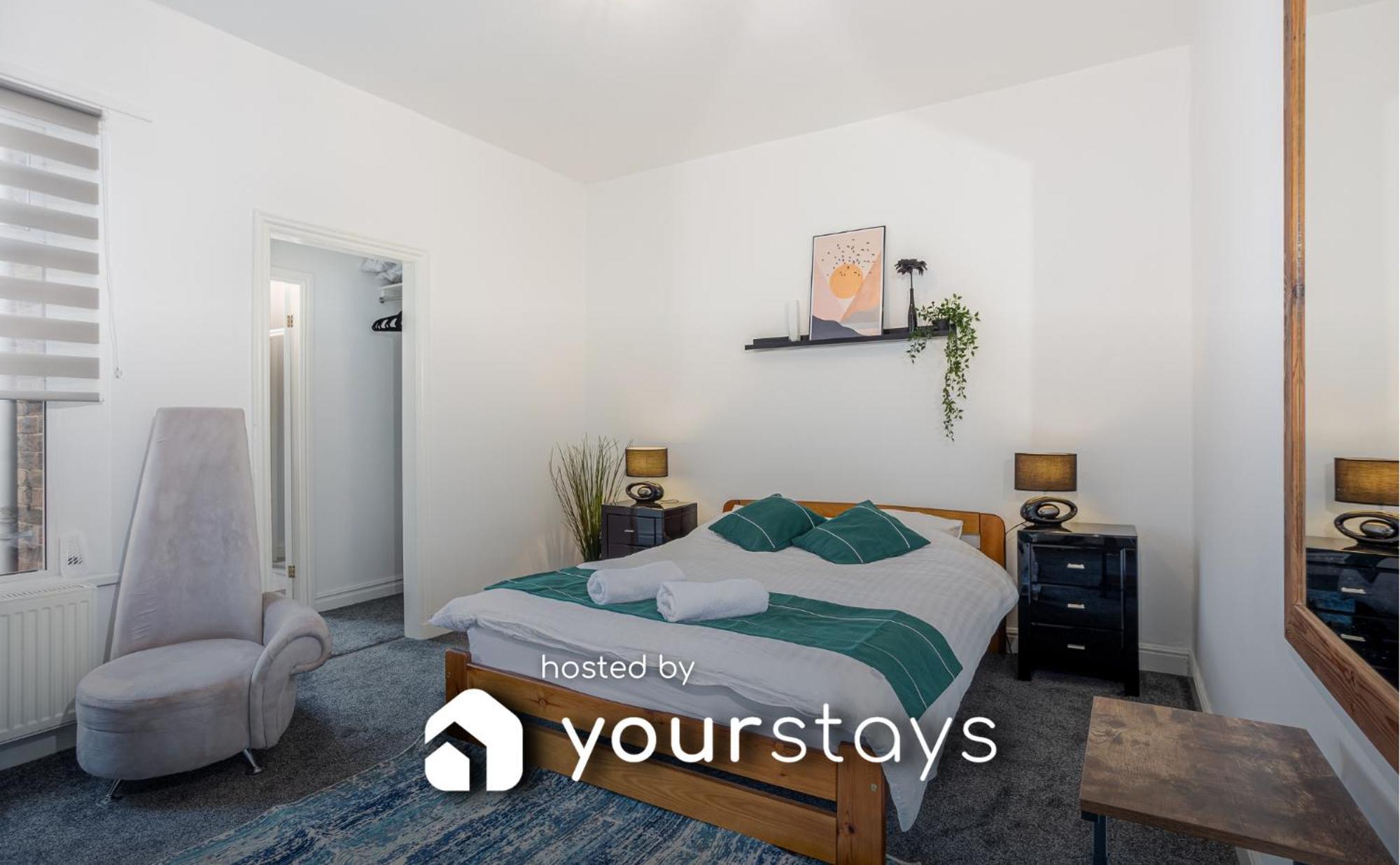 Coronation House By Yourstays - 3 Bedroom House In Newcastle-Under-Lyme Stoke-on-Trent エクステリア 写真